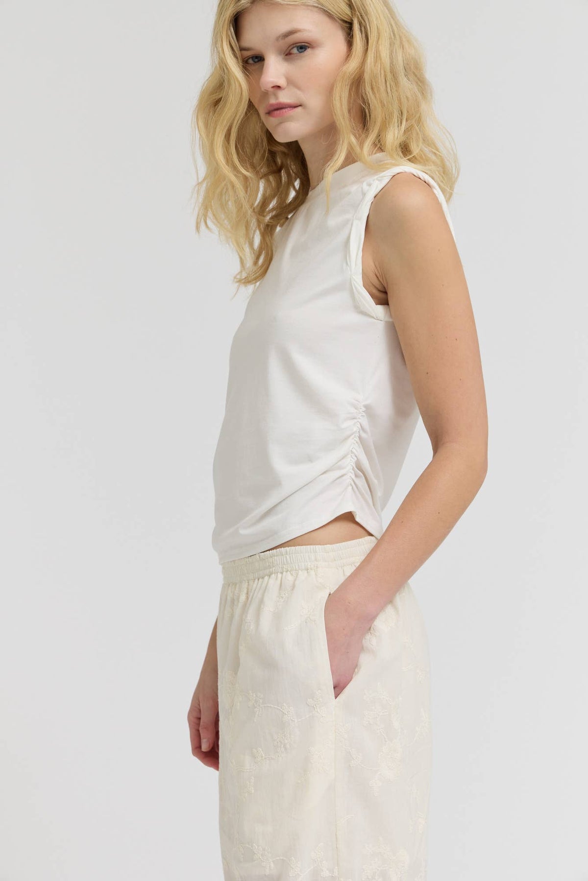  TWIST DETAIL COTTON SLEEVELESS TOP