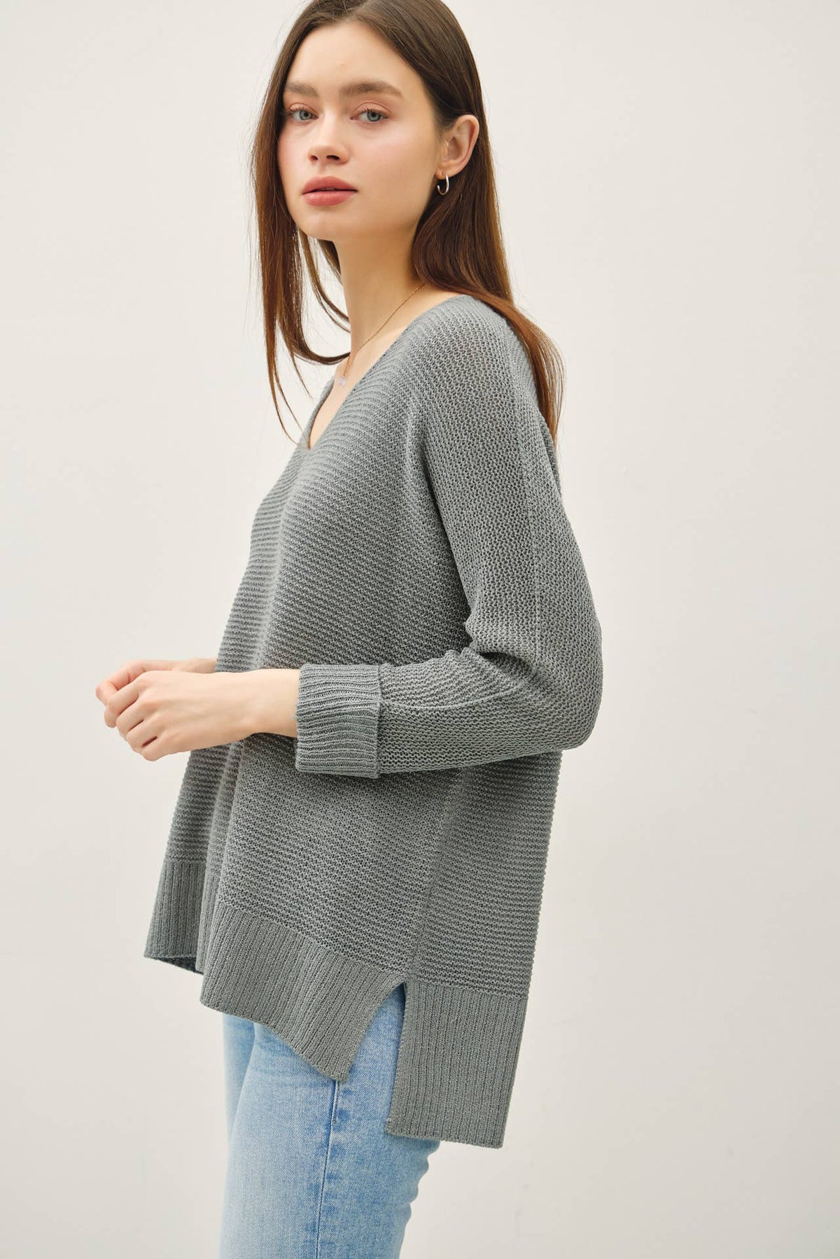 V-NECK DOLMAN SLEEVE W. ROLL CUFF SWEATER