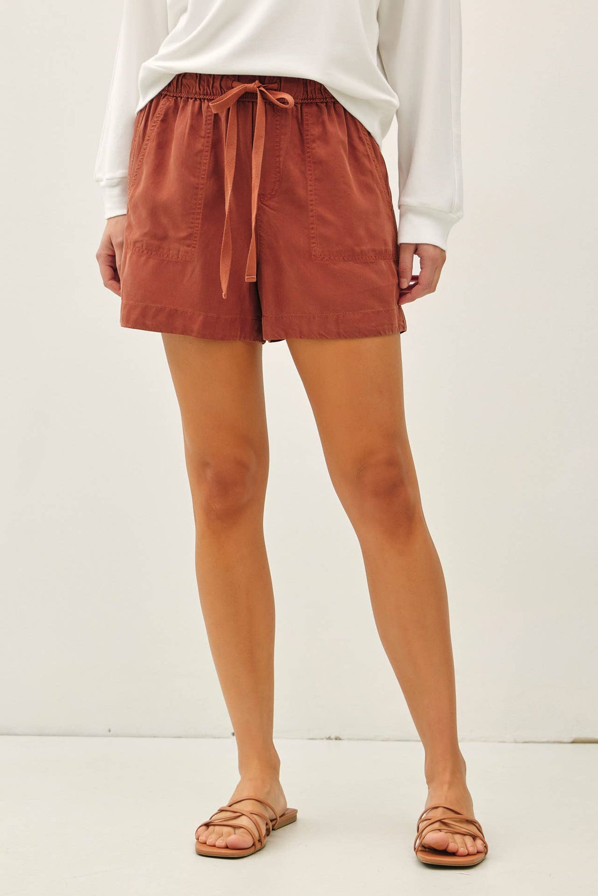 HIGH RISE PULL ON TENCEL SHORT