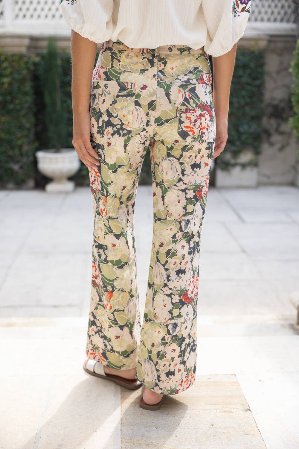 36862 Front and Back Pocket Floral Print Pants