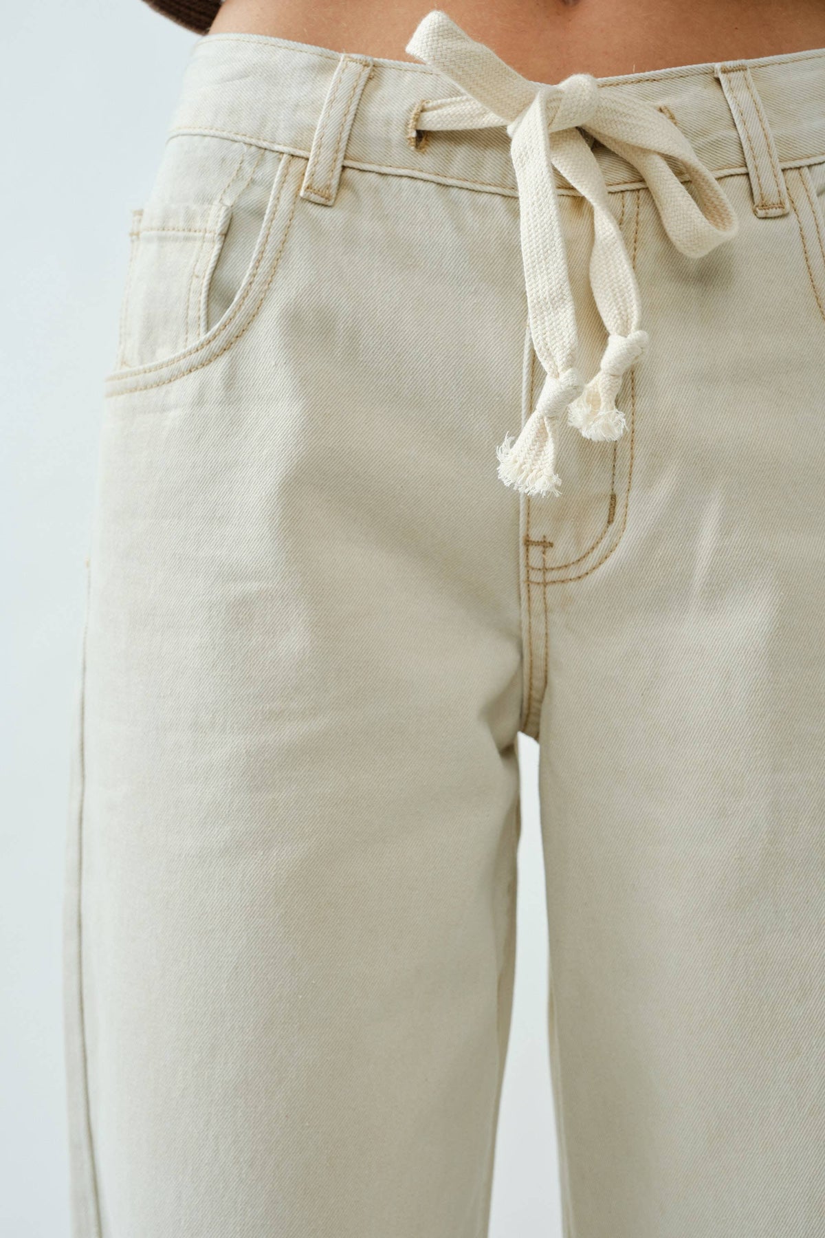 DRAWSTRING WAIST BOTTOM FLY STRAIGHT JEANS