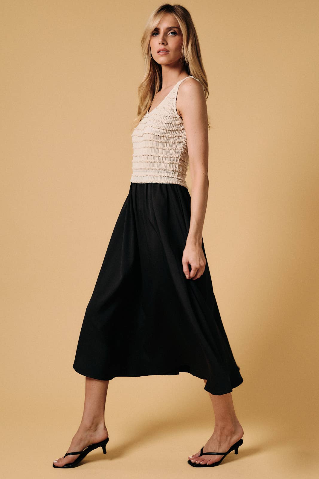 U-NECK SLEEVELESS WOVEN MIX MIDI DRESS