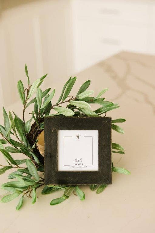 11808 - 6x6x.75 wood photo frame (SOLID) black (4x4)