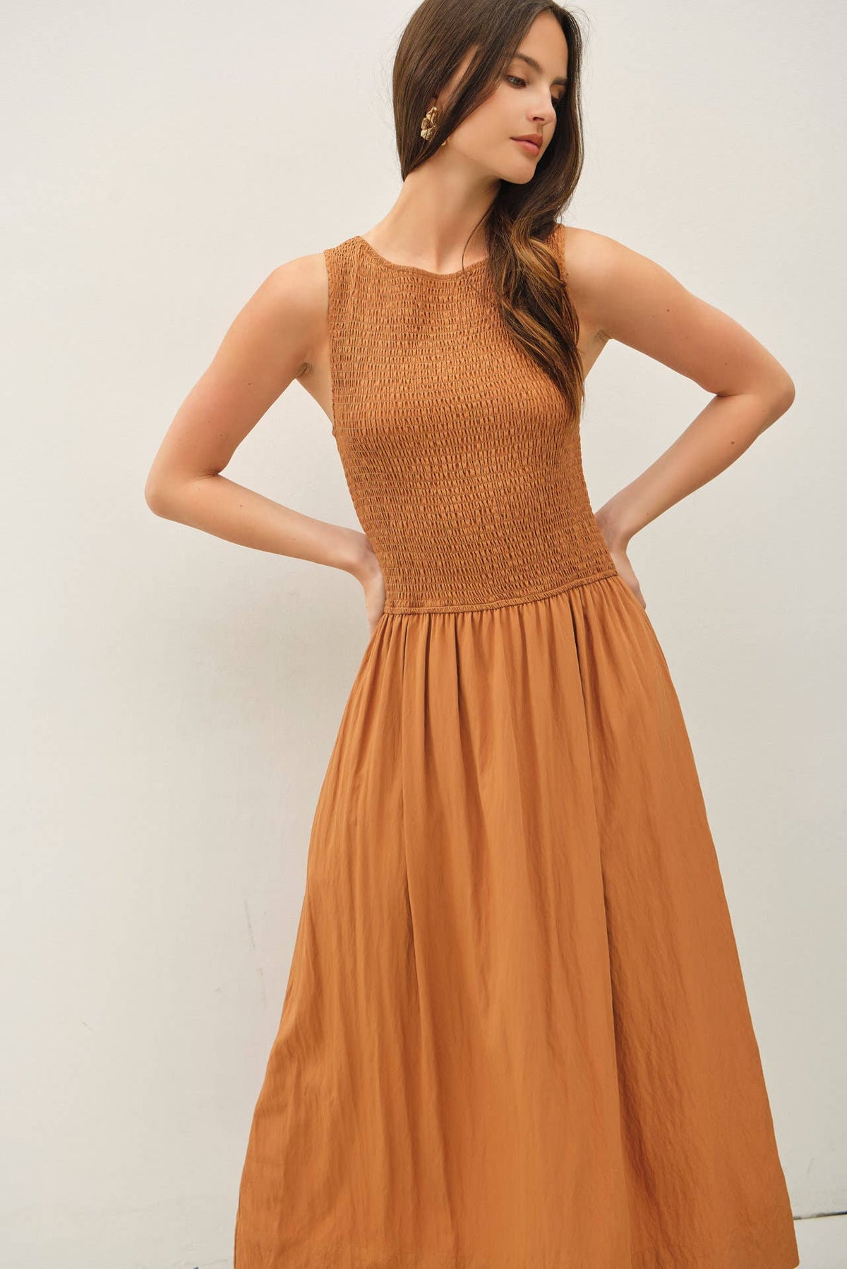 SMOCKED BODICE BOATNECK TANK MIDI DRESS