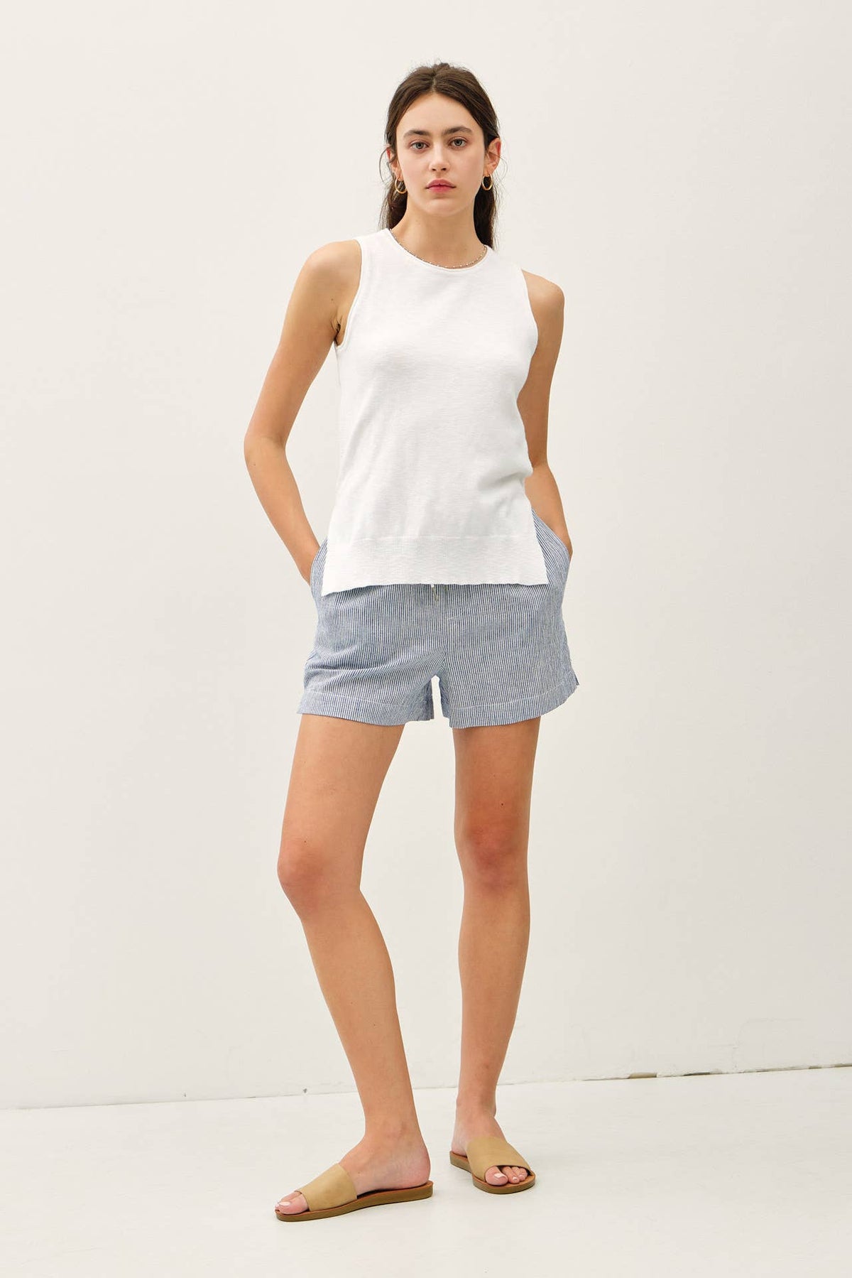 CLASSIC PULLOVER RAW SEAM DETAILED KNIT TANK