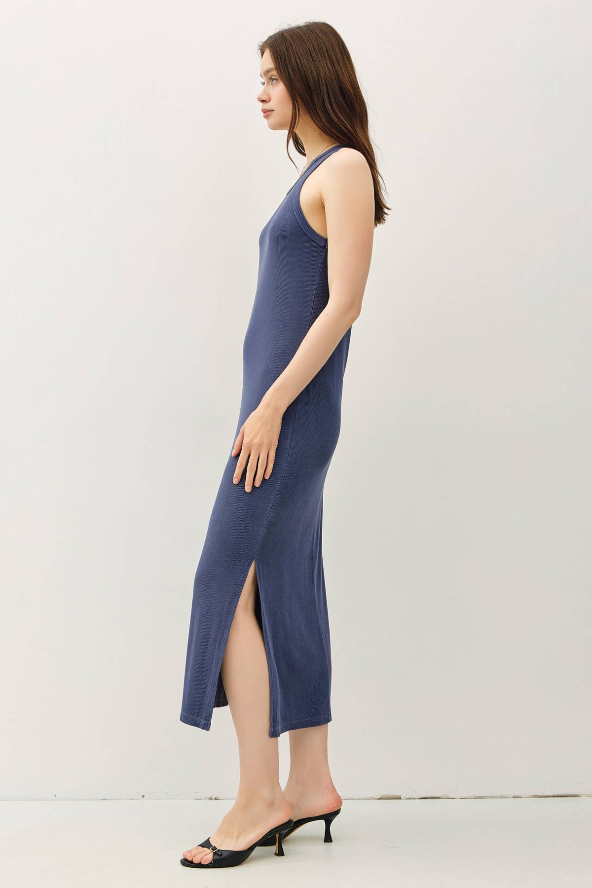 RIBBED KNIT SIDE SLIT SLEEVELESS TANK MIDI DRESS