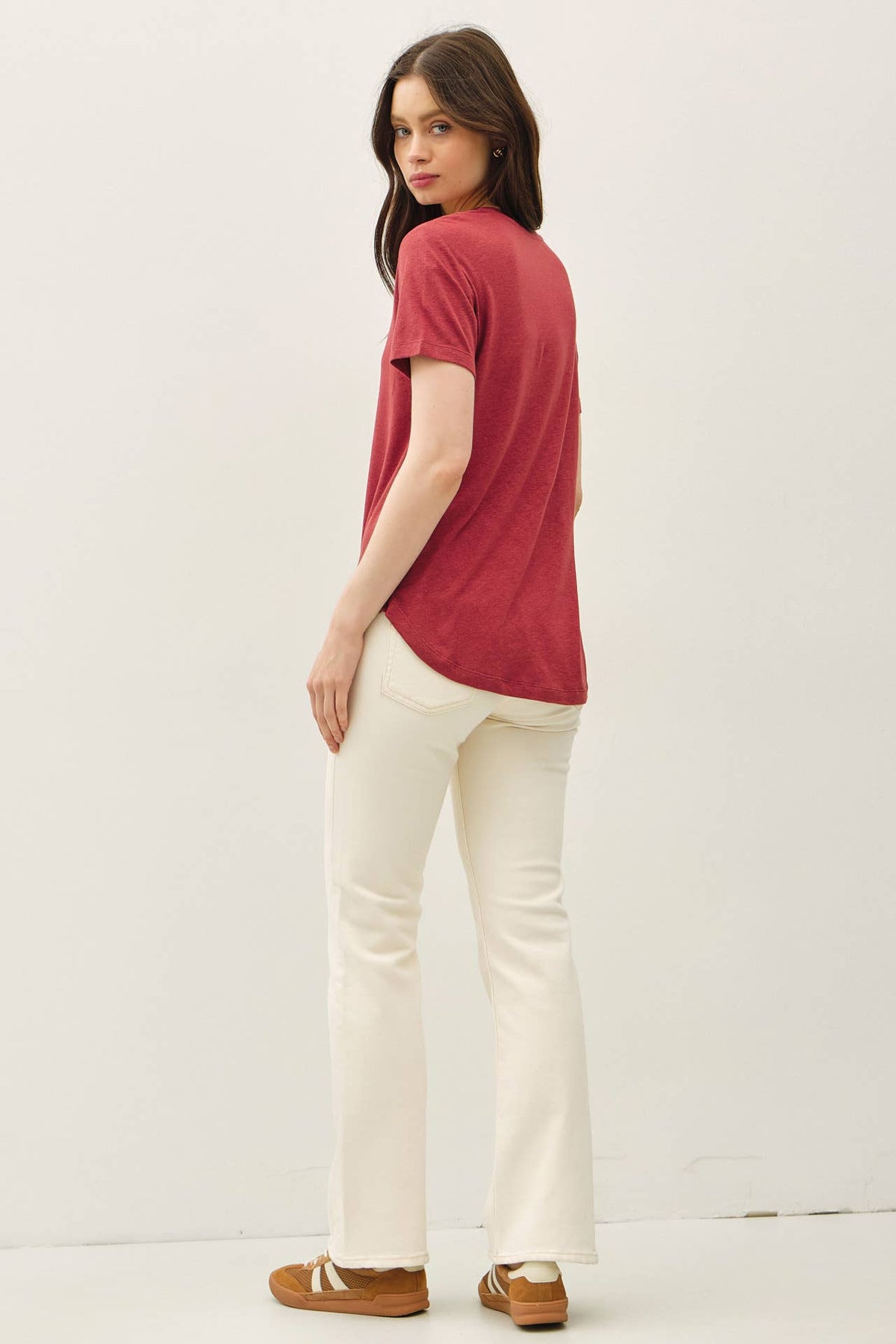 BASIC V-NECK SHORT SLEEVE T-SHIRT