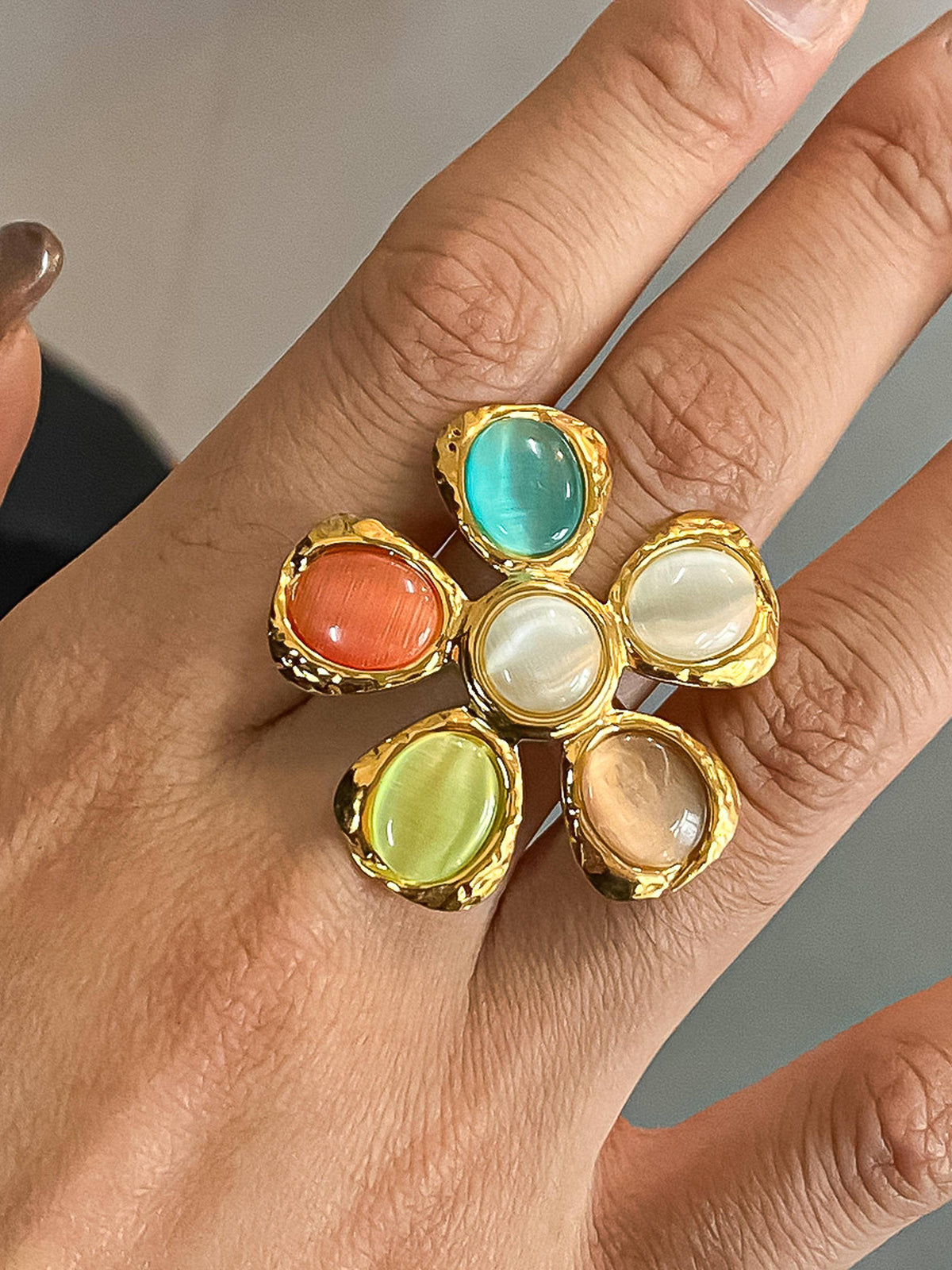Stephane 18K Non-Tarnish Vintage Stone Floral Ring