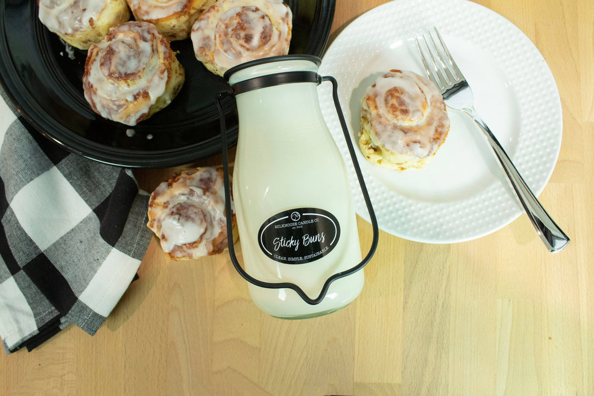 14 oz Milkbottle Candle: Sticky Buns