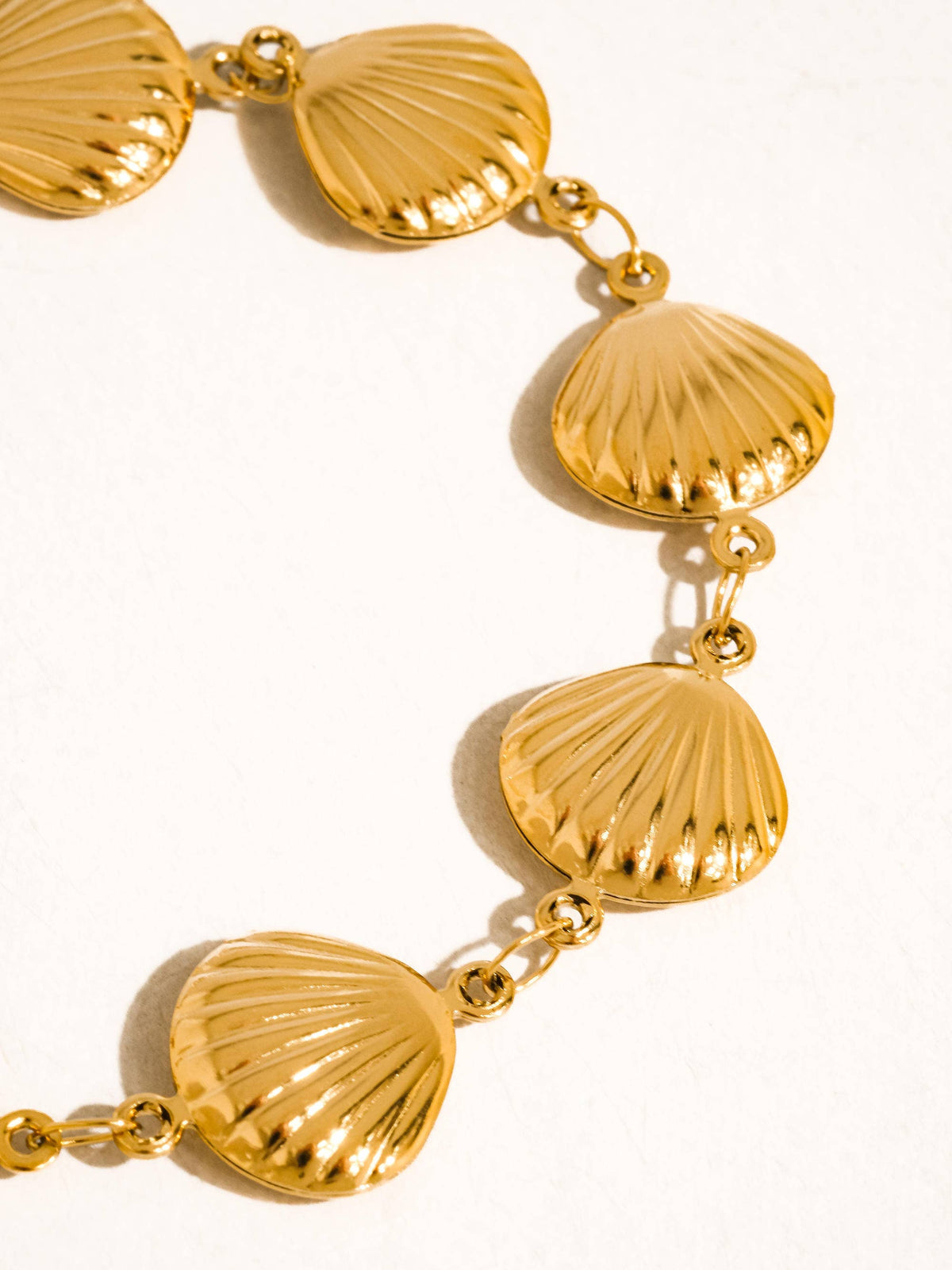 Citrina 18K Gold Non-Tarnish Seashell Charm Chain Bracelet