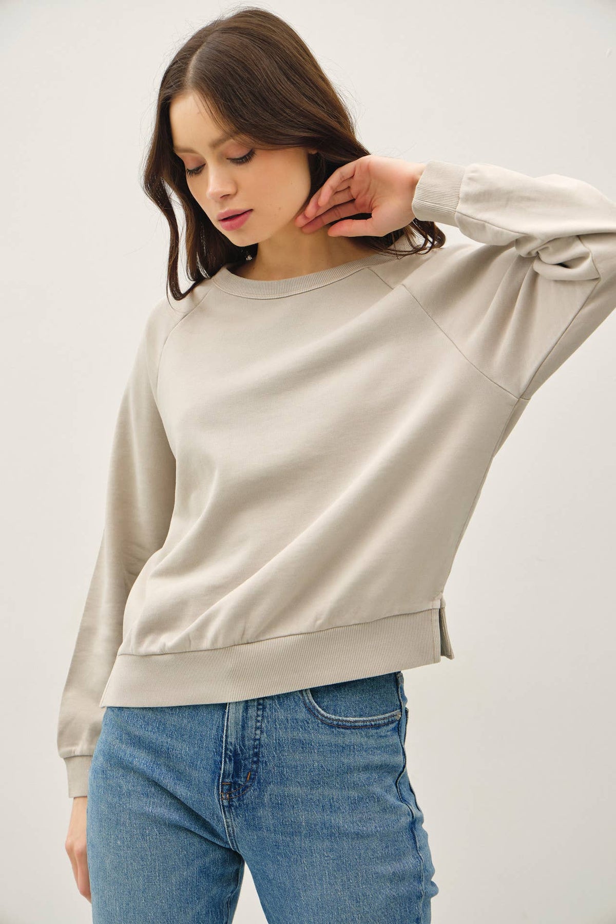 ACID WASH PULLOVER RAGLAN SWEATSHIRT