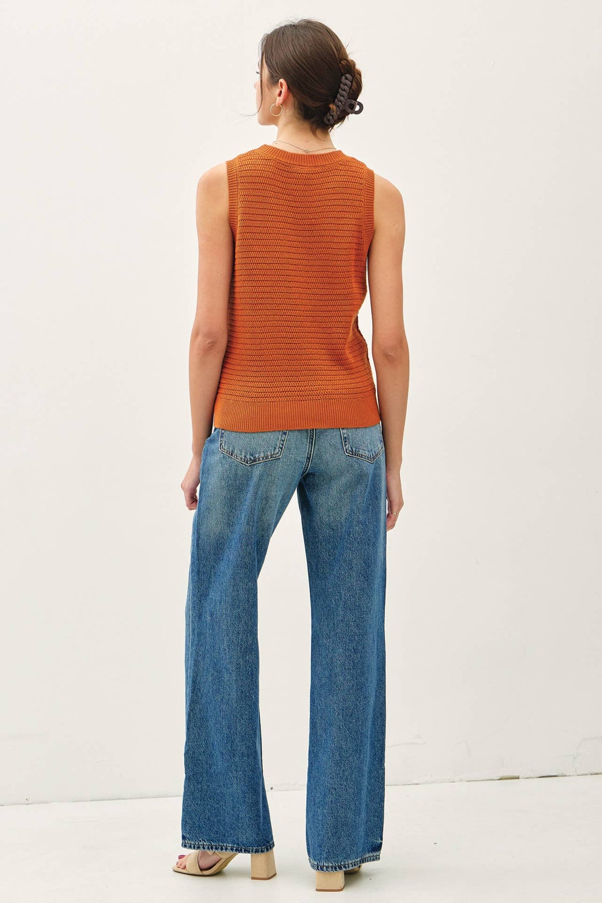 ROUND NECK RELAXED FIT RIB SWEATER TANK