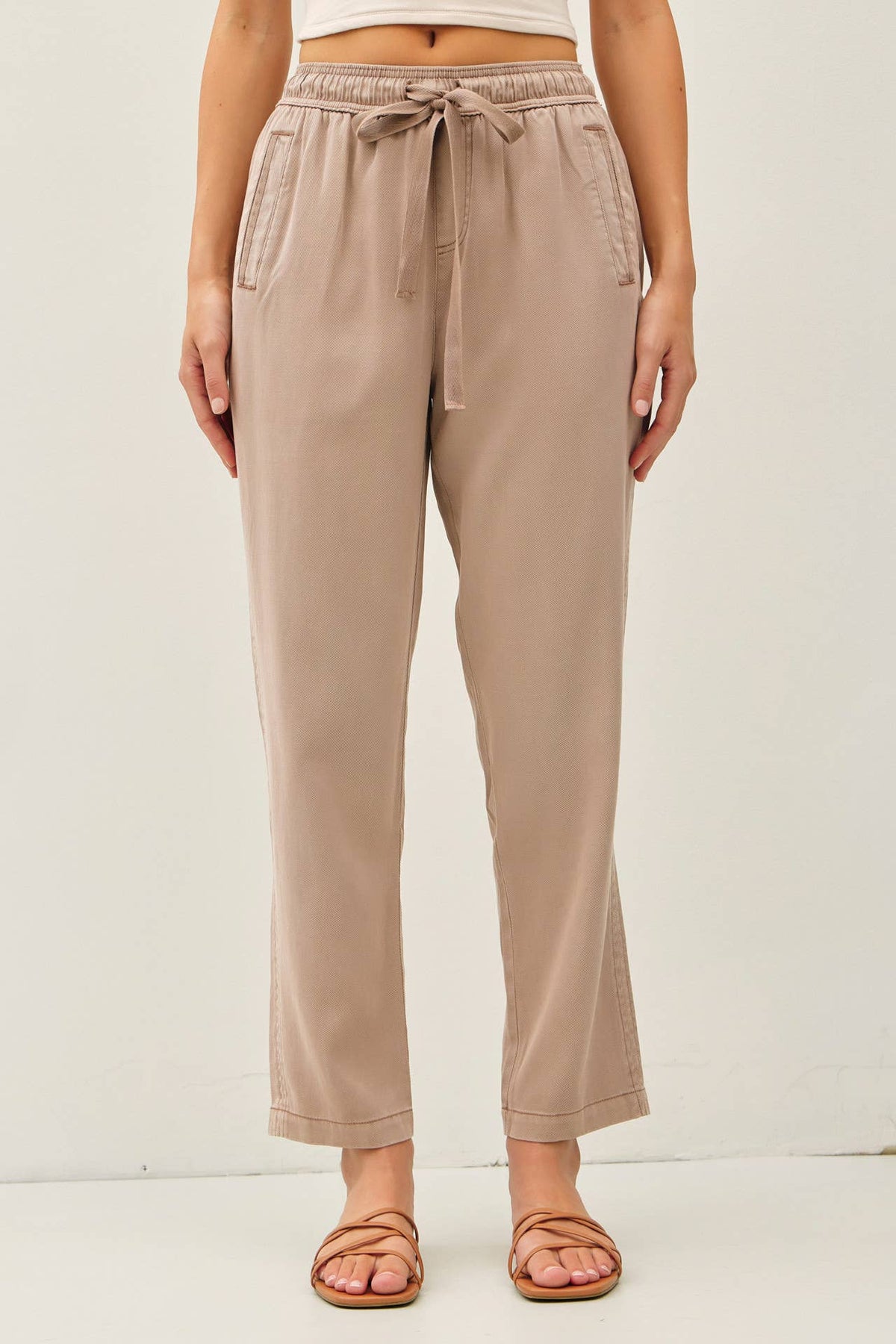 TENCEL BLEND TAPERED PANTS W/ ACCENT COLOR