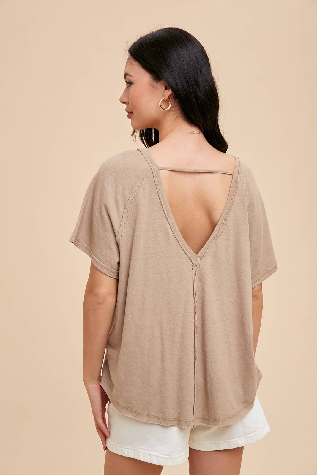 LINEN BLEND SCOOP NECK TEE