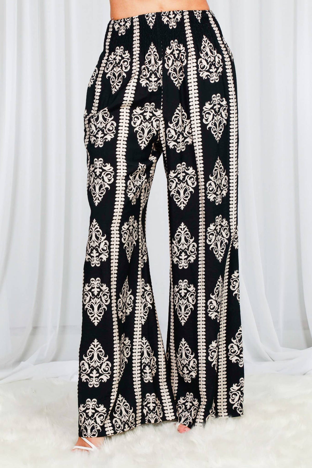 Geo Printed Wide Leg Woven Pants VP81443E