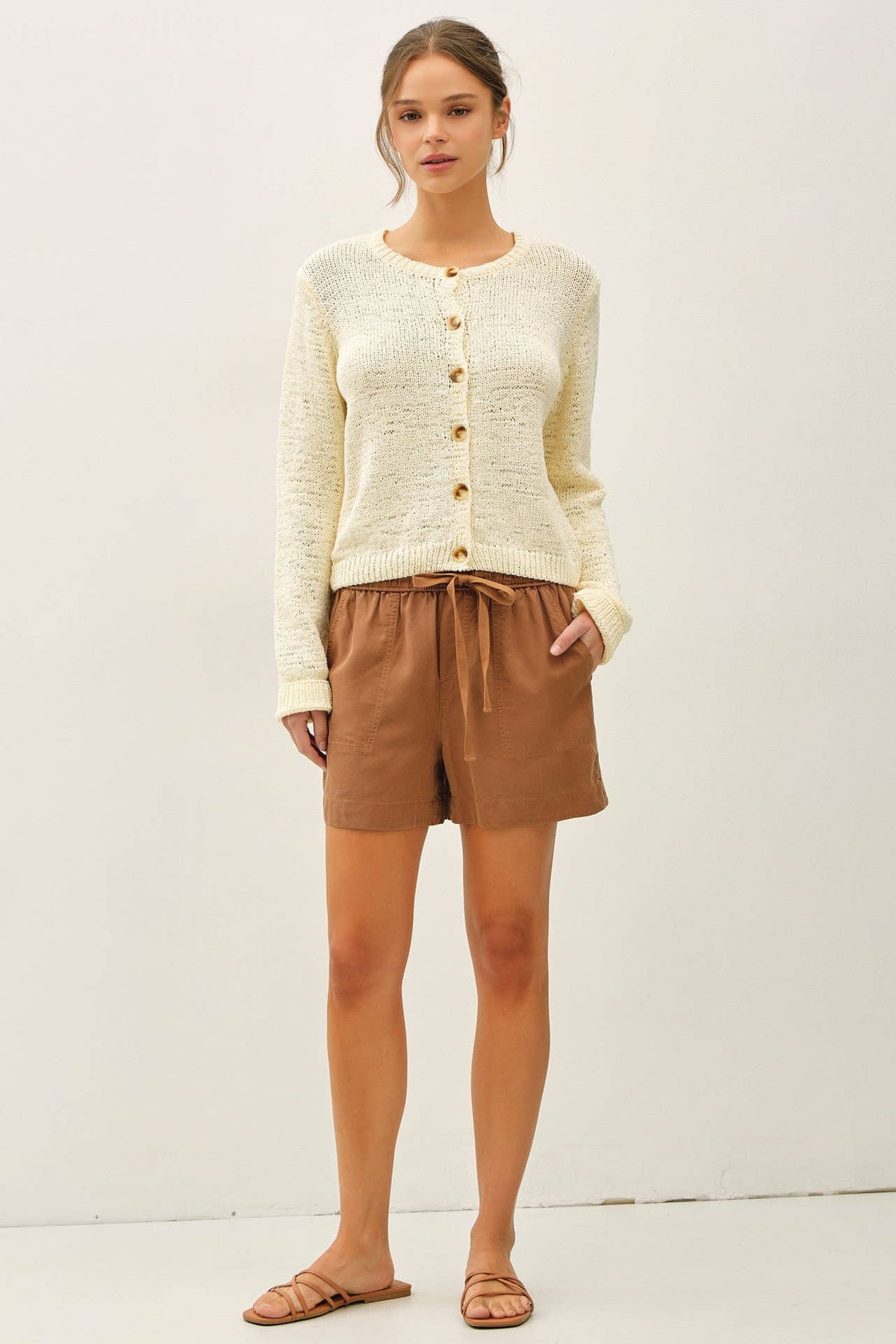 HIGH RISE PULL ON TENCEL SHORT