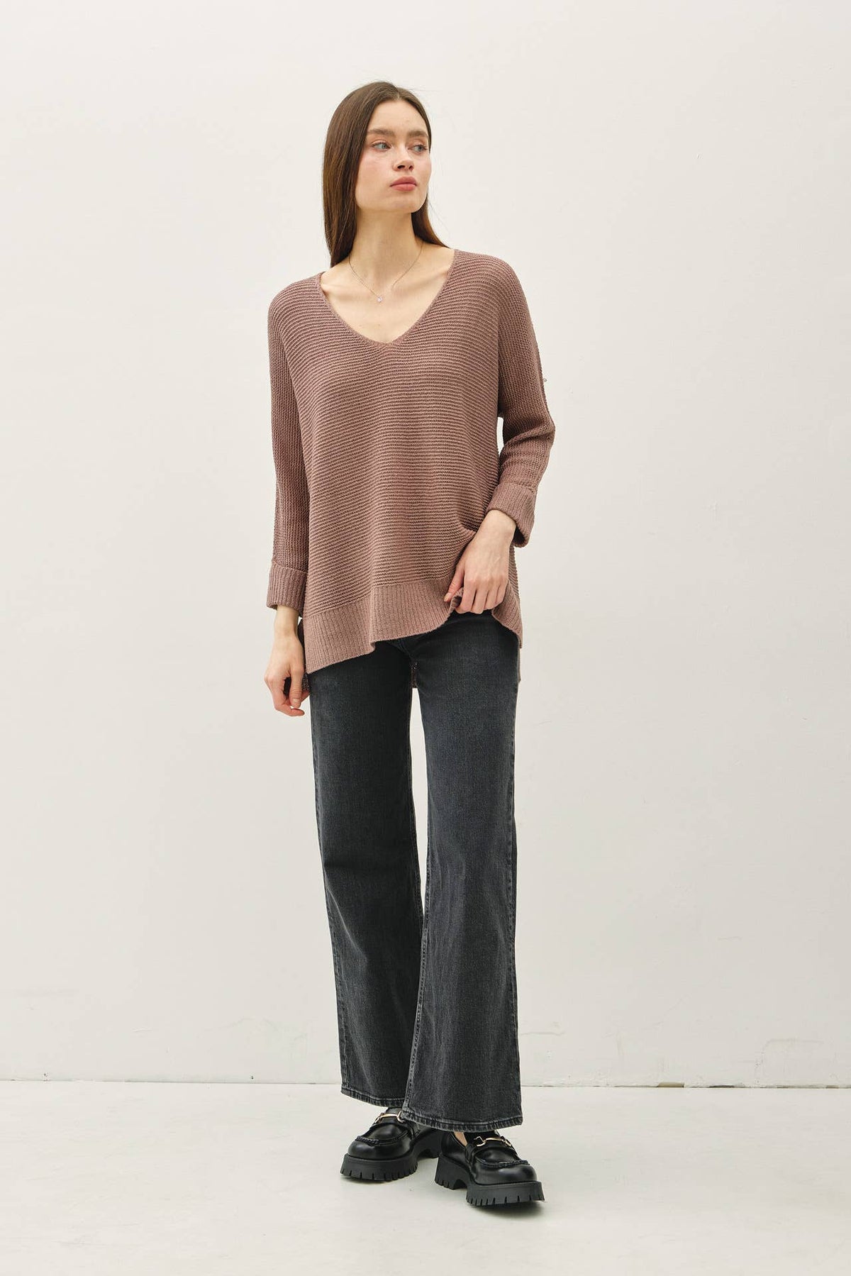 V-NECK DOLMAN SLEEVE W. ROLL CUFF SWEATER