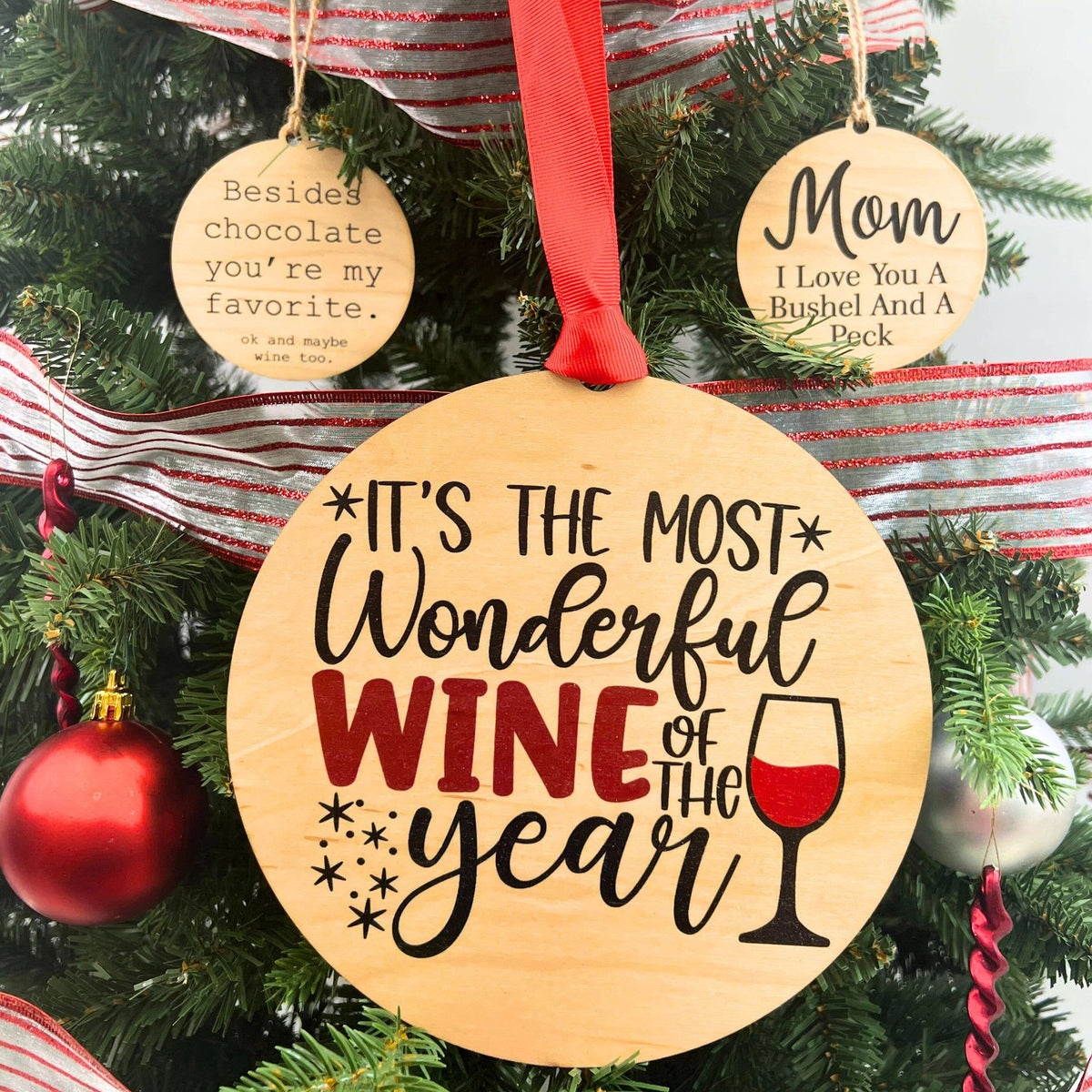 Wonderful Wine Wreath Ornaments Christmas Mantle Ornament