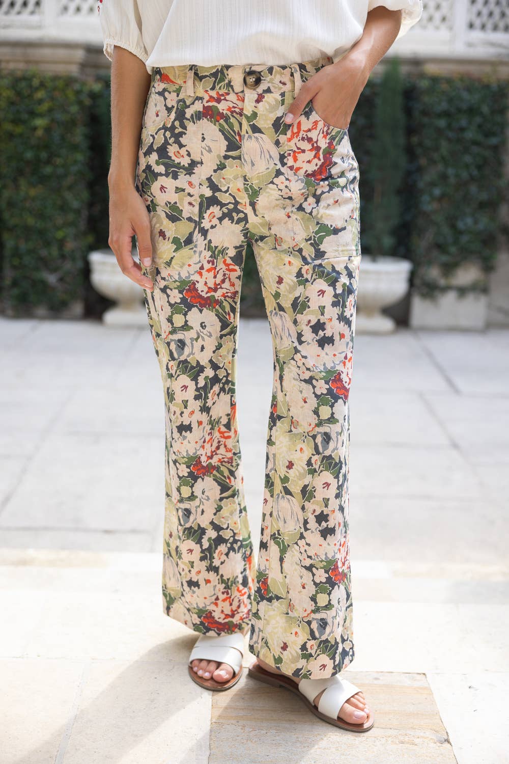 36862 Front and Back Pocket Floral Print Pants