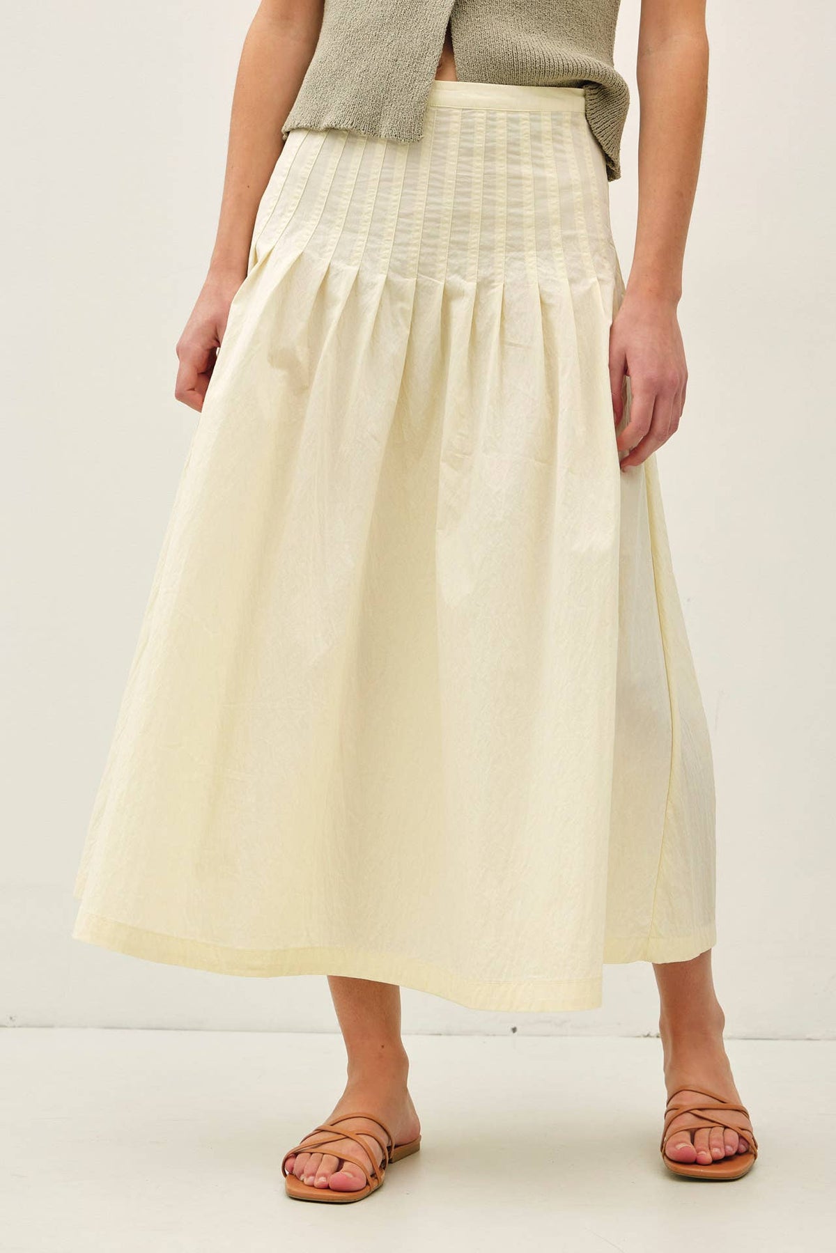 CRISP PLEATED MIDI SKIRT
