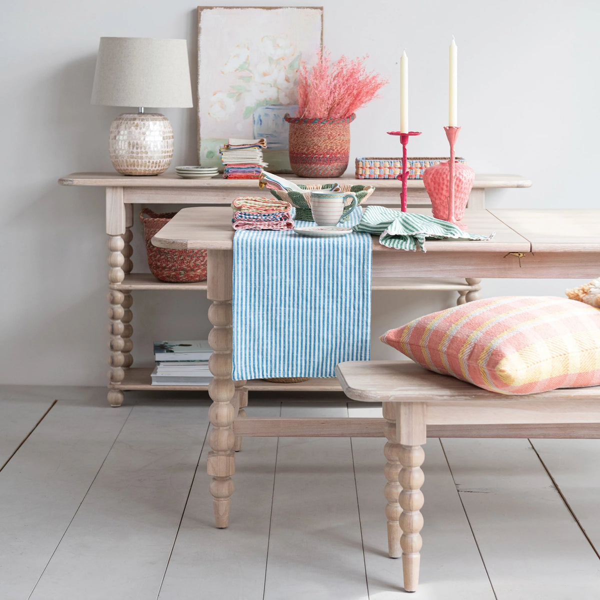 Expandable Dining Table with Turned Legs