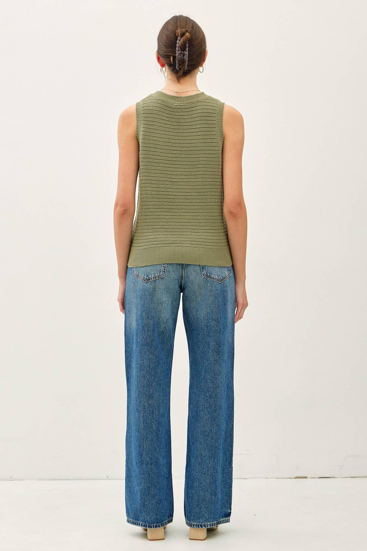 ROUND NECK RELAXED FIT RIB SWEATER TANK