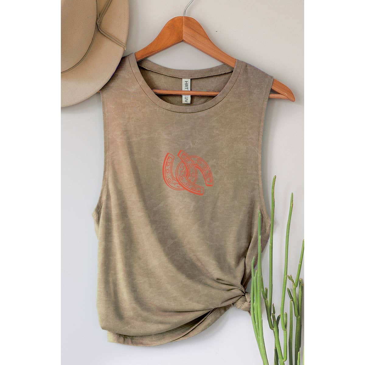 HORSESHOE GRAPHIC TANK TOP