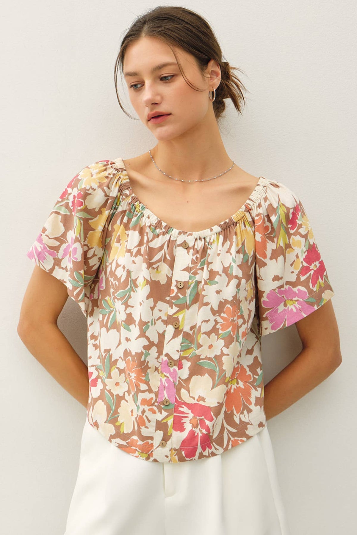 CROPPED SCOOP NECK FLORAL TOP