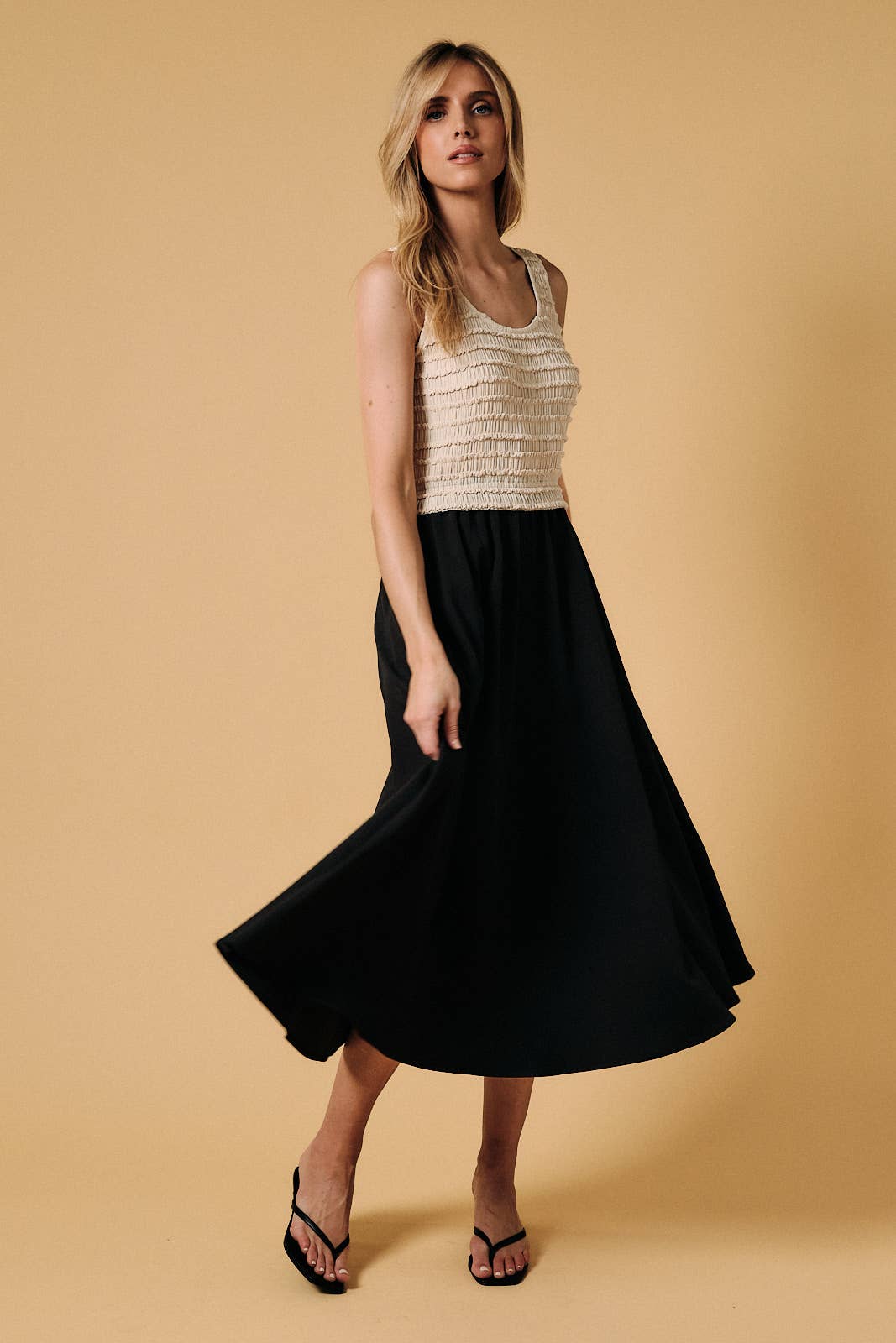 U-NECK SLEEVELESS WOVEN MIX MIDI DRESS