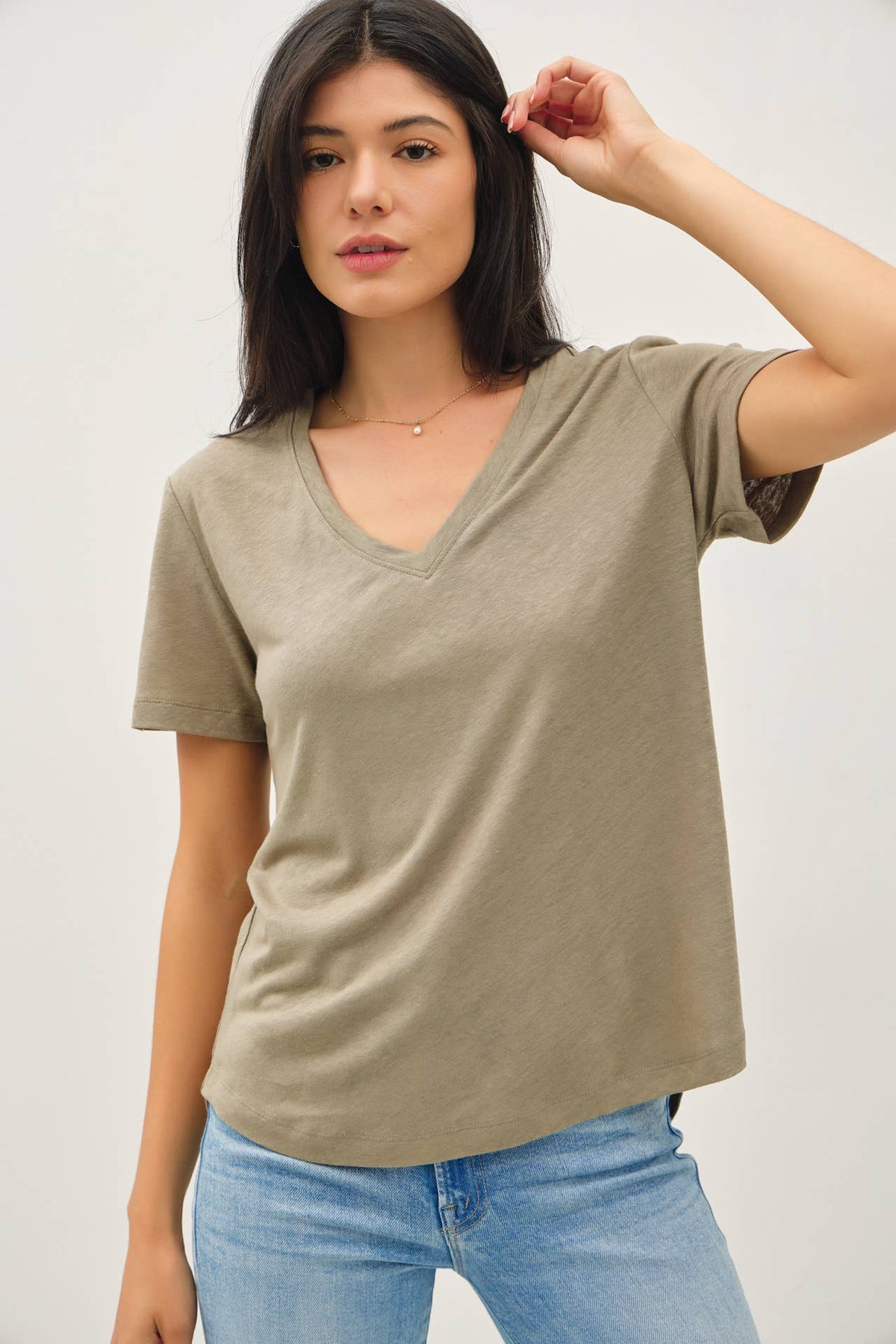 BASIC V-NECK SHORT SLEEVE T-SHIRT