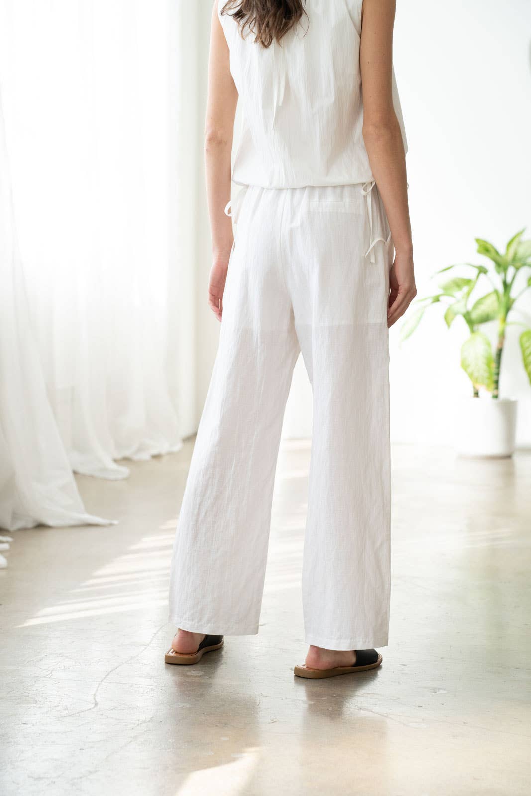 ELASTIC WAIST WIDE-LEG LINEN PANTS