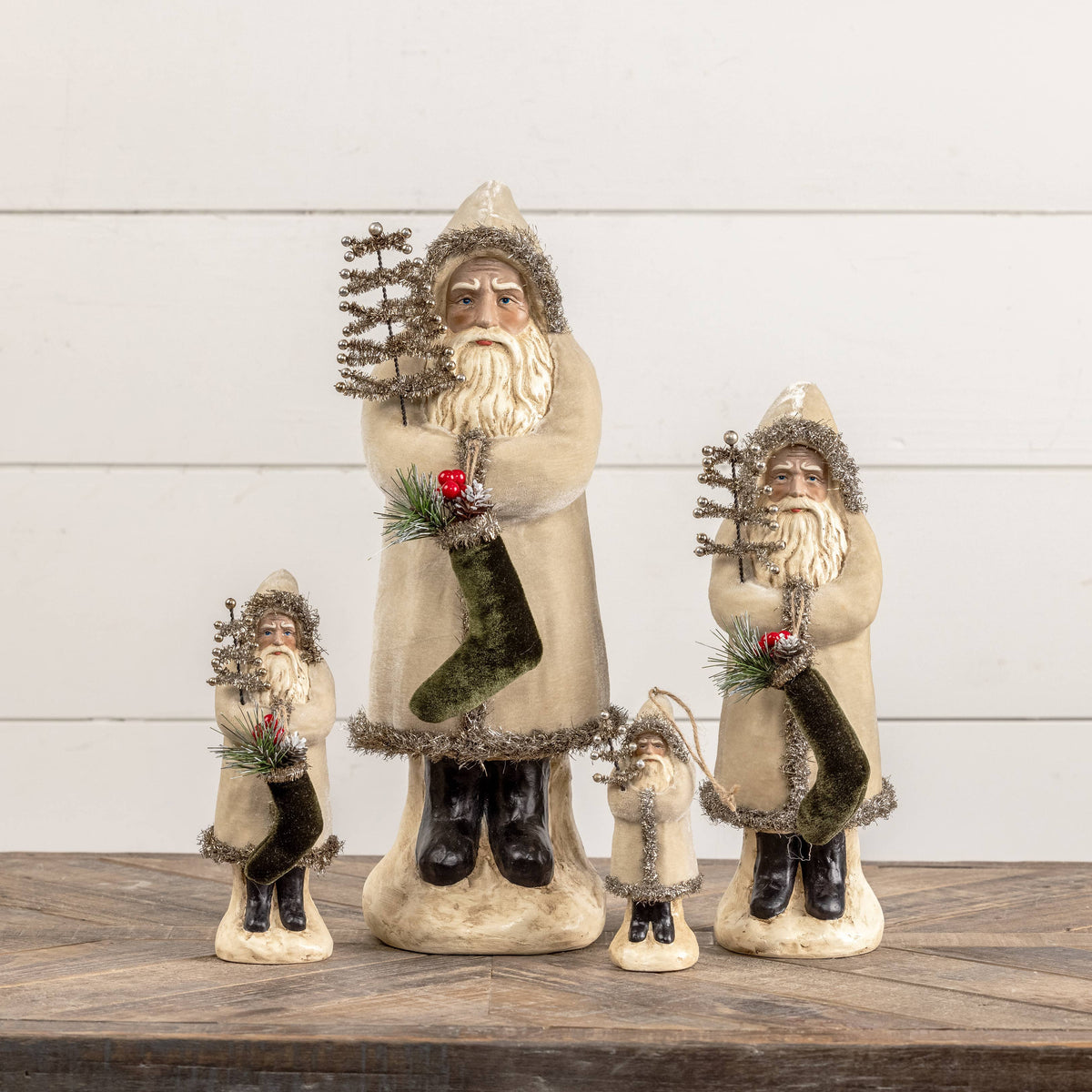 16.5" OATMEAL VELVET BELSNICKLE