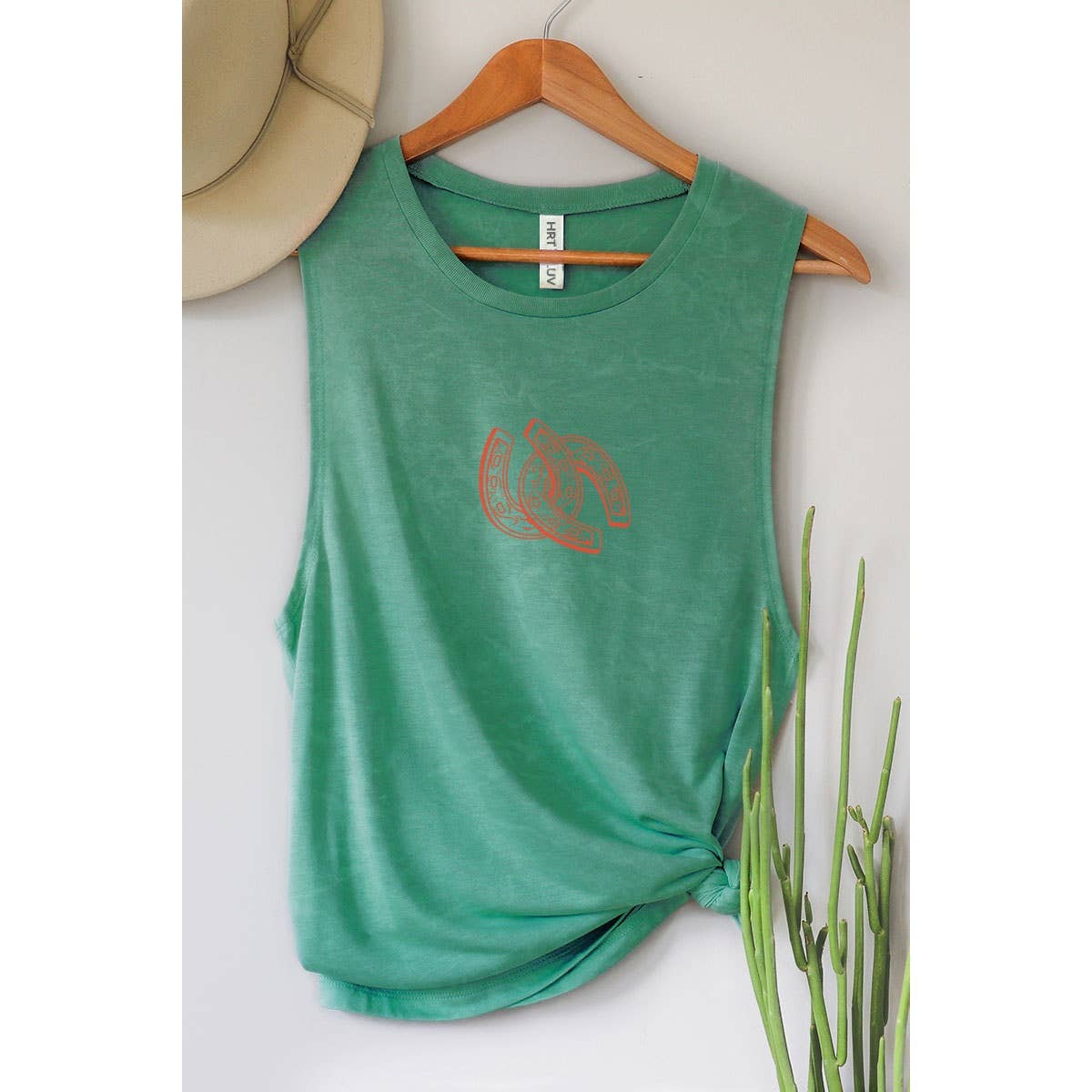 HORSESHOE GRAPHIC TANK TOP