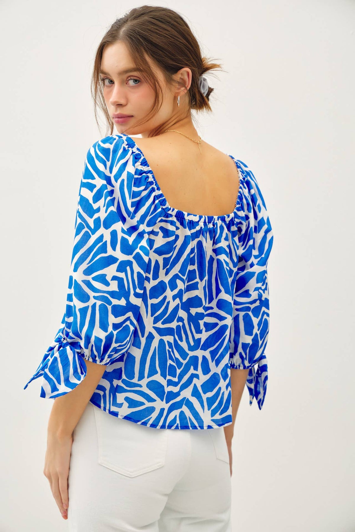 BREEZY, PRINTED 3/4 SLEEVE TOP