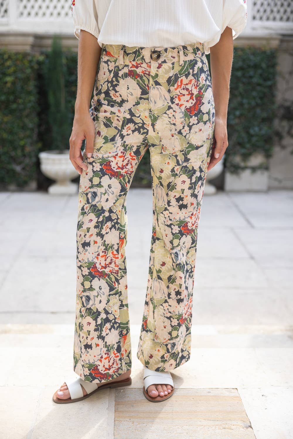 36862 Front and Back Pocket Floral Print Pants