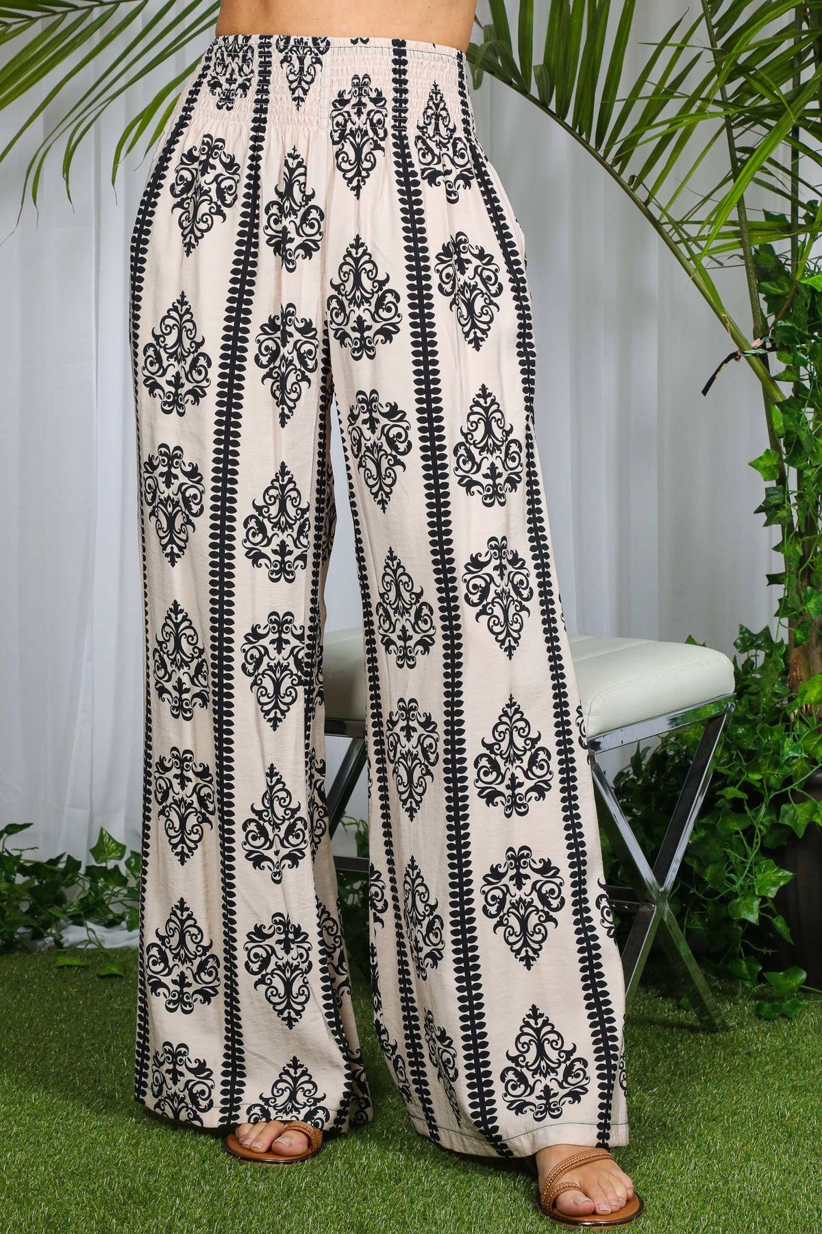 Geo Printed Wide Leg Woven Pants VP81443E