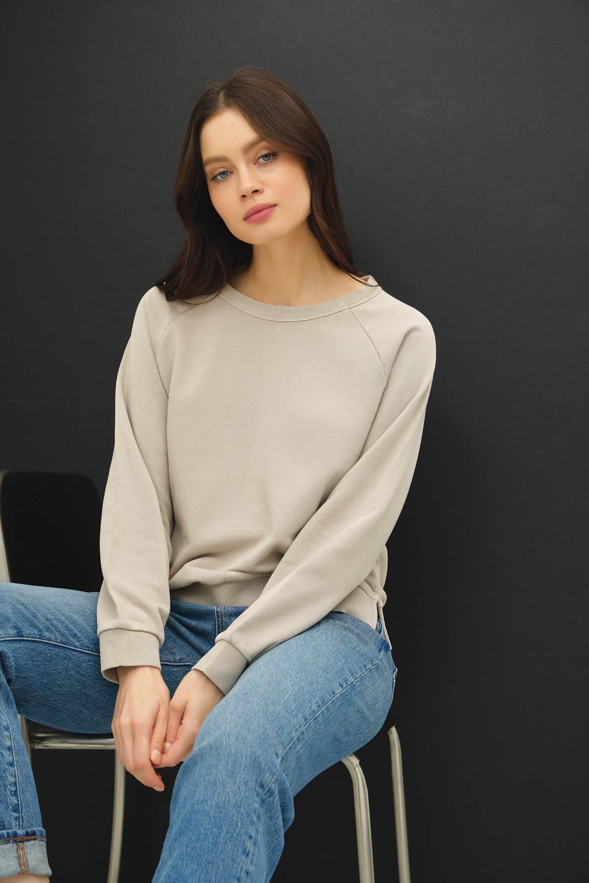 ACID WASH PULLOVER RAGLAN SWEATSHIRT