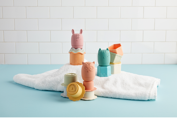 Stacking Cup Bath Set - 3 Colors